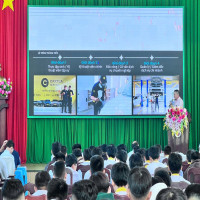 KHI SINH VIÊN KGC ĐƯỢC “CHẠM” GẦN HƠN VỚI CÔNG NGHỆ XE ĐIỆN HIỆN ĐẠI