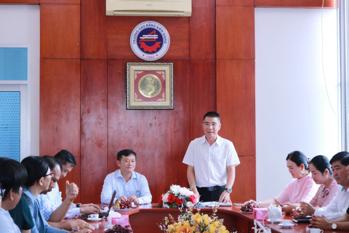 TRƯỜNG CAO ĐẲNG KIÊN GIANG ĐÓN TIẾP ĐOÀN CÔNG TÁC TRƯỜNG TRUNG CẤP KINH TẾ - KỸ THUẬT NGUYỄN HỮU CẢNH ĐẾN THAM QUAN VÀ TRAO ĐỔI KINH NGHIỆM